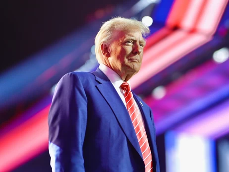 Трамп заробив мільйони на криптовалюті та продажу сувенірів - декларація  