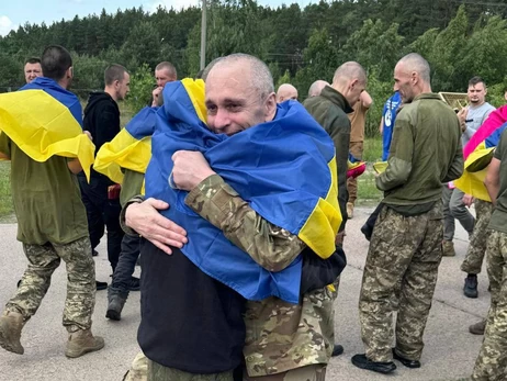 Україна повернула додому ще частину військовополонених, серед них – захисники Маріуполя