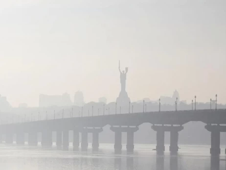 За два дні від російських атак у повітря Києва та області потрапило понад 1900 тонн шкідливих речовин