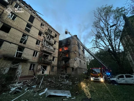 Ночью Россия запустила 440 дронов и 32 ракеты, - Владимир Зеленский