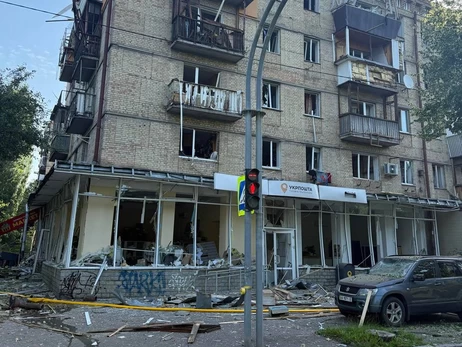 Під час нічної атаки у Києві зруйновано два відділення «Укрпошти» 