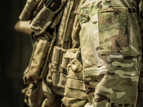 Внаслідок нічної атаки на Київ постраждало виробництво одягу для військових