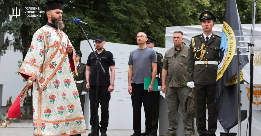 Митрополит Епіфаній та Кирило Буданов відкрили перший в Україні Меморіал українським розвідникам