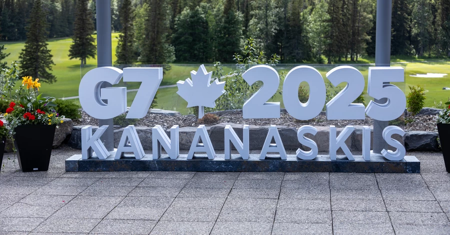 Владимир Зеленский раньше времени вернулся в Украину с саммита G7