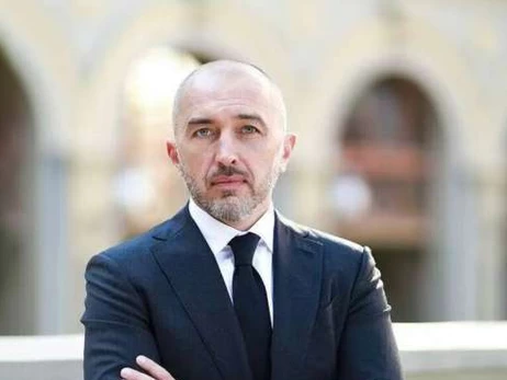 Подсанкционный «Мотор Банк» выводит валюту из Украины с молчаливого согласия главы НБУ Пышного