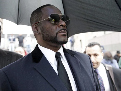 Приговоренный к 30 годам заключения R.Kelly заявил, что его пытаются убить в тюрьме