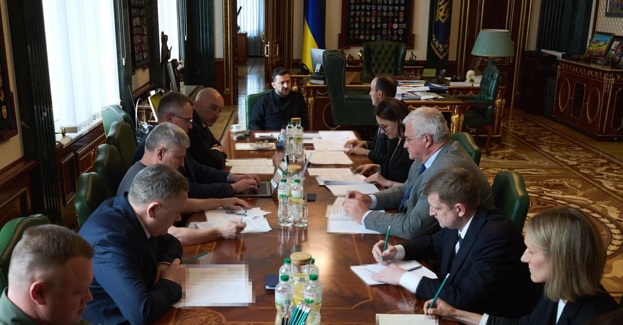 Україна на 100% синхронізує санкції з міжнародними партнерами, - президент