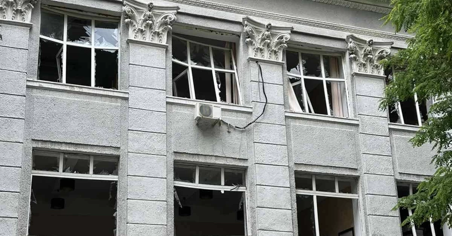 В Одессе россияне повредили технологический университет с библиотекой