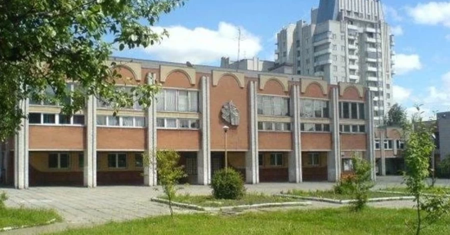 У Львові суд оштрафував чотирьох батьків та школяра за танці під пісні Моргенштерна