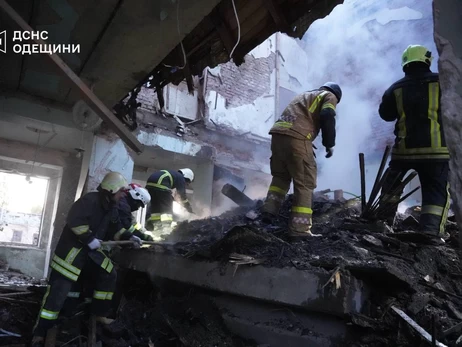 У Білгород-Дністровському завершили розбір завалів зруйнованого ліцею, кількість жертв зросла