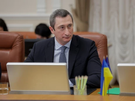 Чернышов просил продлить ему командировку за границей, когда его окружение уже получило подозрения