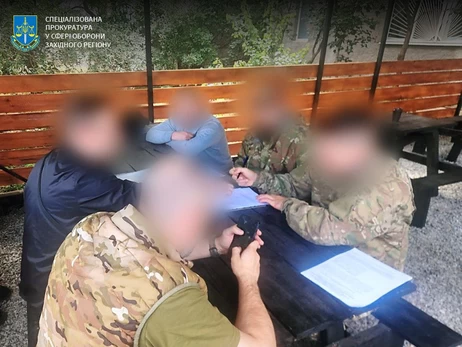 В Івано-Франківську повідомили про підозру двох військових, які побили бійця 