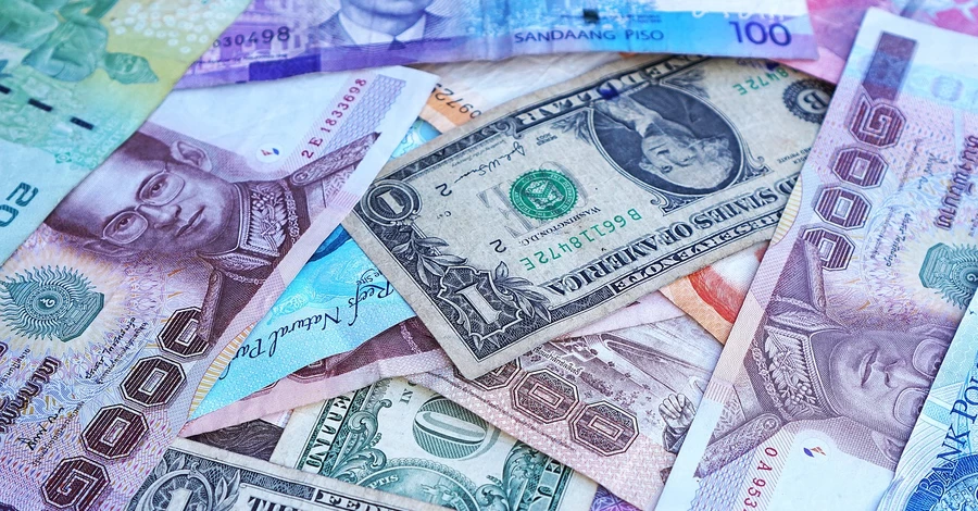 Курс валют на 25 червня: скільки коштують долар, євро і злотий