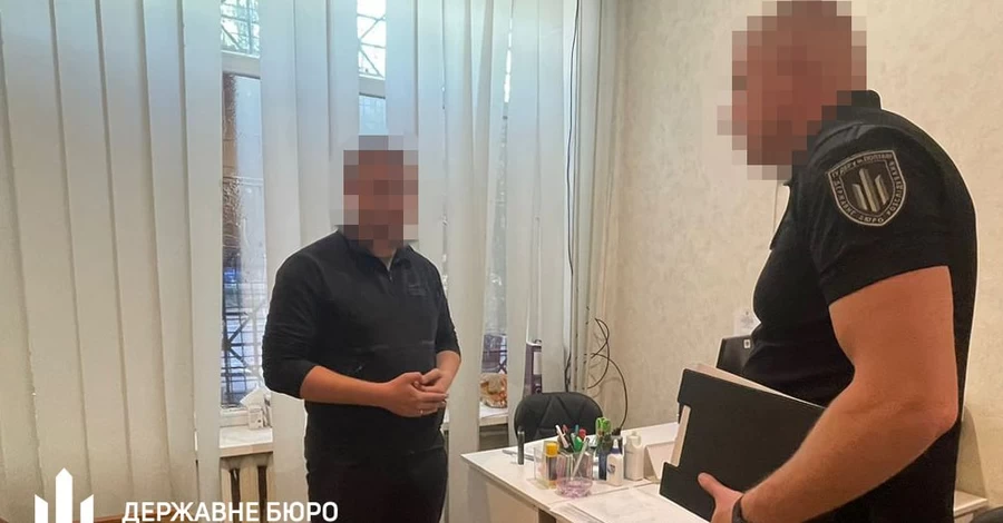 У Дніпрі співробітник ТЦК списав з обліку 17 чоловіків, у тому числі свого брата 