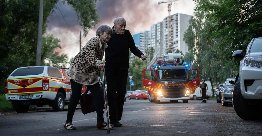 Россияне атаковали Киев дронами и ракетами, пострадали 23 человека, повреждены железнодорожные пути