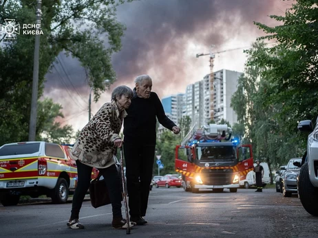 Россияне атаковали Киев дронами и ракетами, пострадали 23 человека, повреждены железнодорожные пути