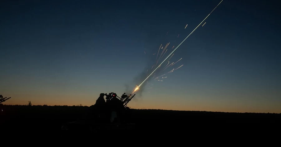Россияне атаковали 4 ракетами С-300/400 и 101 дроном