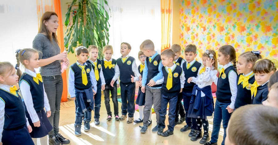 Батькам першокласників в Україні виплатять по п'ять тисяч гривень - тим, хто вчитиметься офлайн