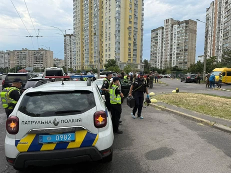 У Києві невідомий застрелив чоловіка в авто: перші подробиці від поліції