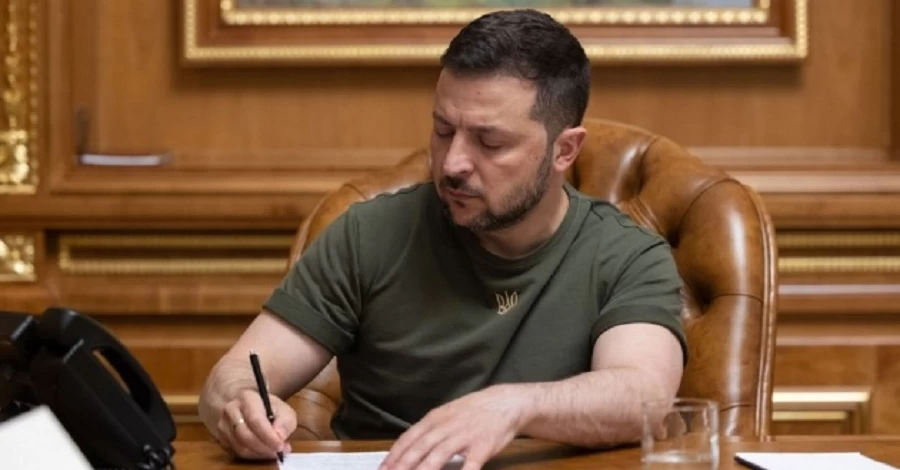 Зеленский подписал указы о назначении пяти новых послов Украины, - СМИ