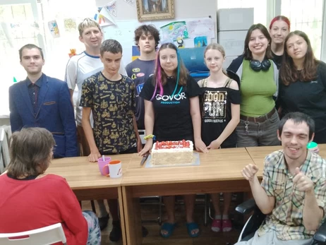 Две котлеты для Мироси: как живет девушка с инвалидностью после мобилизации отца