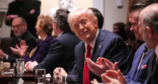 Доживем до понедельника: Трамп обещает сделать России что-то плохое