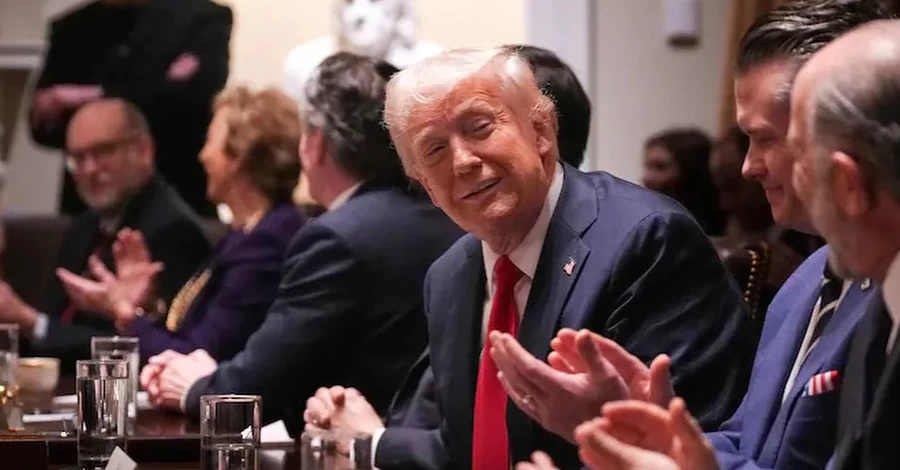 Доживем до понедельника: Трамп обещает сделать России что-то плохое