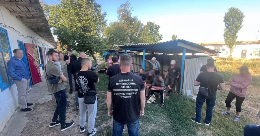 На Дніпропетровщині банда тримала у рабстві 16 людей