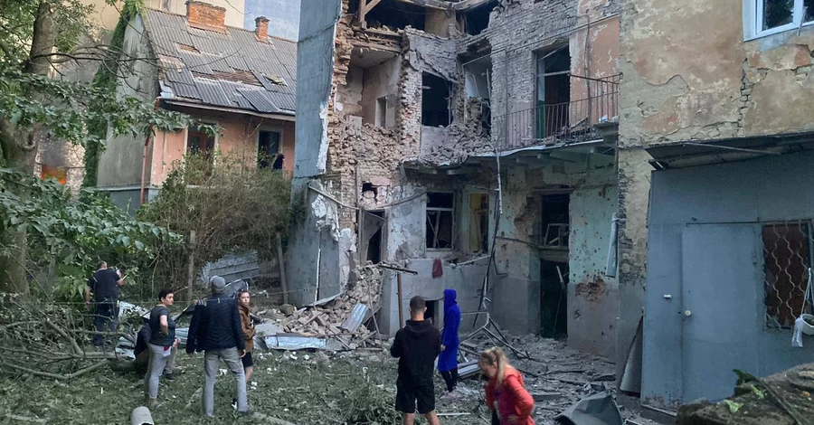 Россия ночью нанесла удары по Львову, Луцку и Черновцах - в жилых домах попадания, есть погибшие