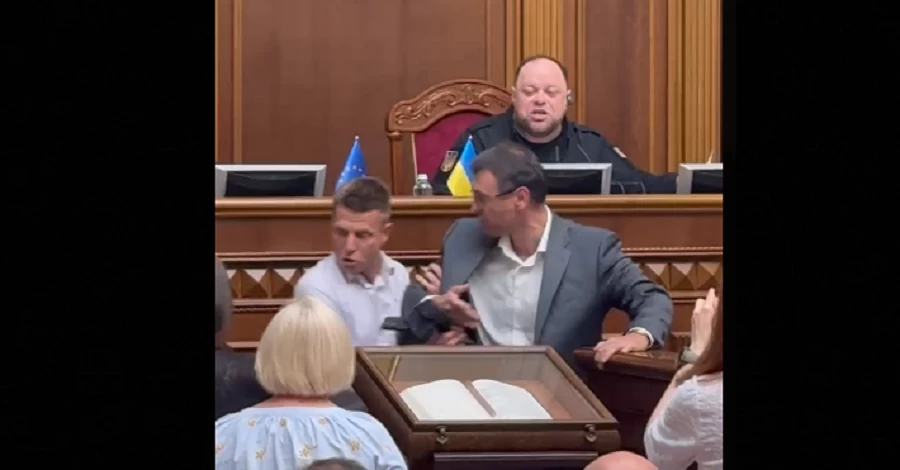 В Верховной Раде Гетманцев и Гочаренко подрались из-за сои