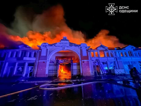Во время обстрела Одессы пострадали Воронцовский дворец и отель 