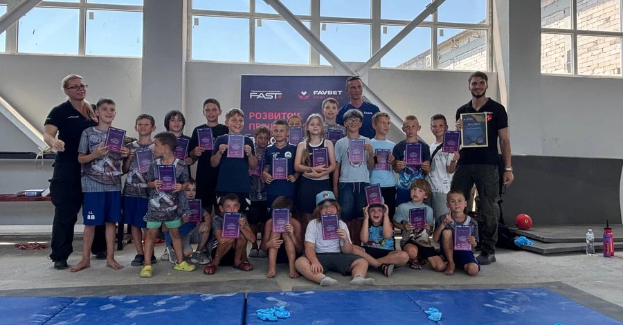 Favbet Foundation та FAST провели тренінг із домедичної допомоги для юних хокеїстів клубу «Морські вовки»