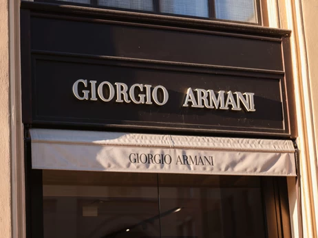 Бренд Armani оштрафовали на 3,5 миллиона долларов за ложные заявления о 