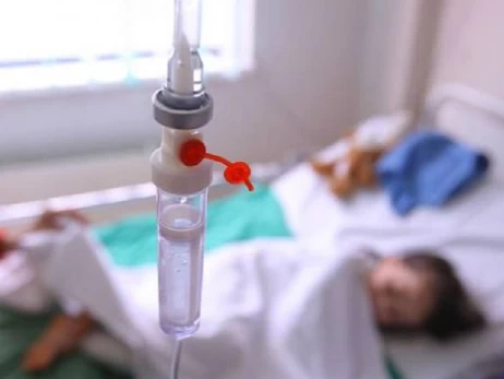 24 дитини з табору в Карпатах опинилися в лікарні з отруєнням