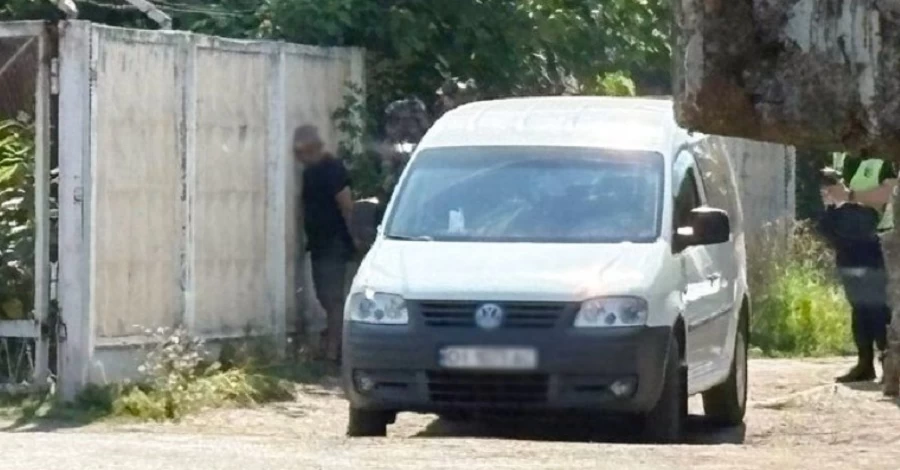 В Черкассах мужчина с гранатой пытался взять в заложники представителей ТЦК
