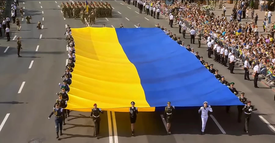 Виплати до Дня Незалежності України: хто, скільки та як отримає 