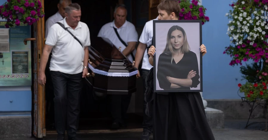 У Києві прощаються з журналісткою Вікторією Рощиною, яка загинула в російському полоні
