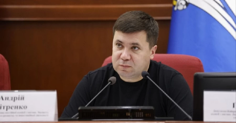 Руководитель фракции «слуг народа» в Киевсовете Витренко спрятался от ветеранов, которые записались к нему на прием