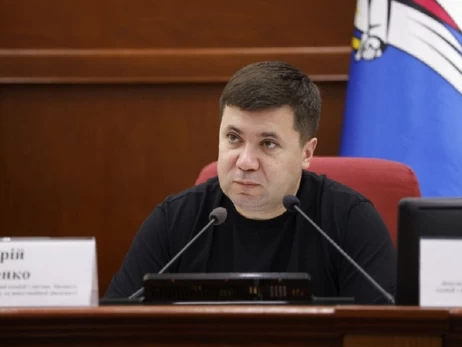 Руководитель фракции «слуг народа» в Киевсовете Витренко спрятался от ветеранов, которые записались к нему на прием