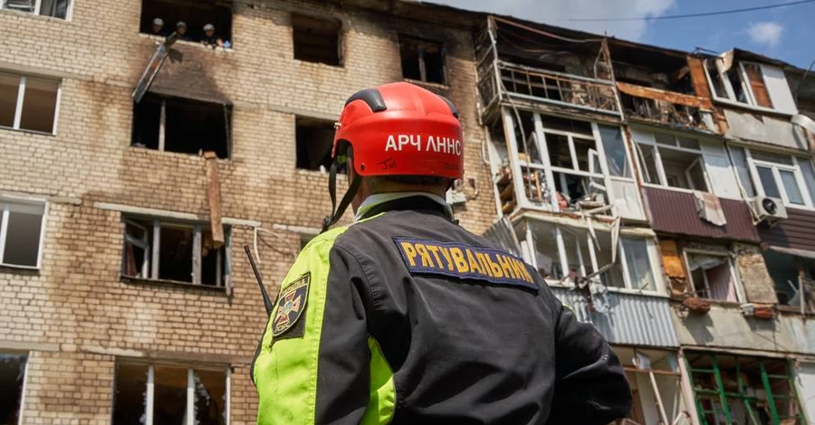 У Харкові російський дрон влучив у магазин - щонайменше 6 постраждалих, серед них неповнолітня