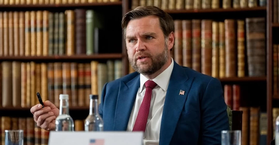 Трамп не впевнений в успіху переговорів щодо України, але необхідно дати їм шанс, — Венс