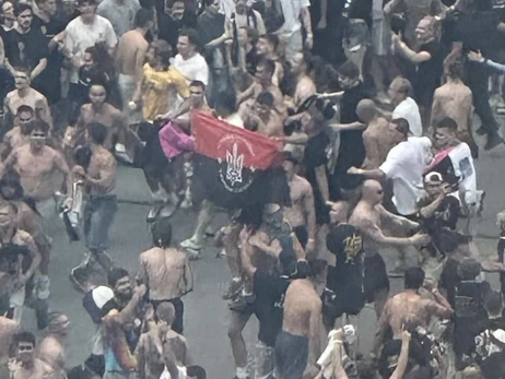 У Варшаві обурилися через “бандерівські” прапори на концерті білоруса Макса Коржа
