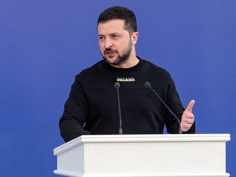 Зеленский анонсировал, что Украина разрешит выезд за границу мужчинам 18-22 лет