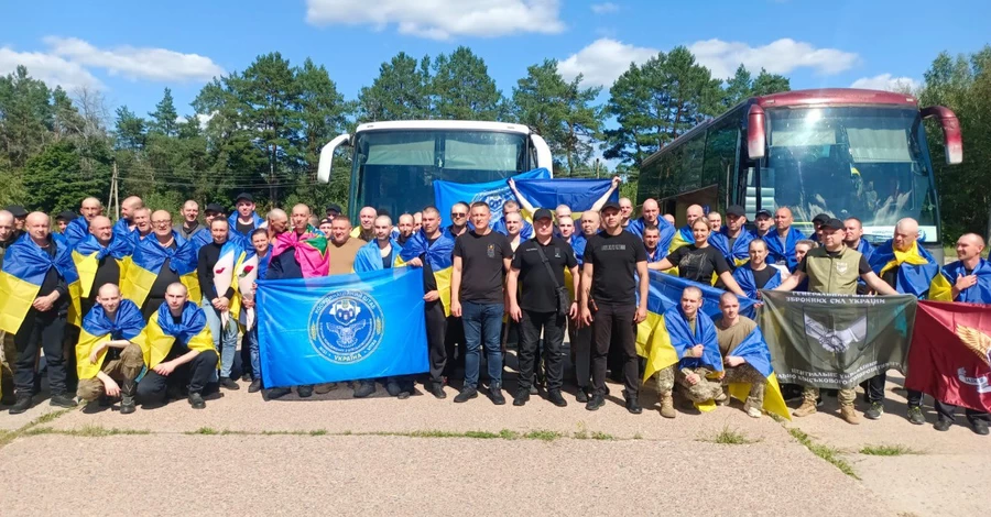 В Україну повернули 84 полонених зокрема цивільних, яких Росія утримувала з 2014 року