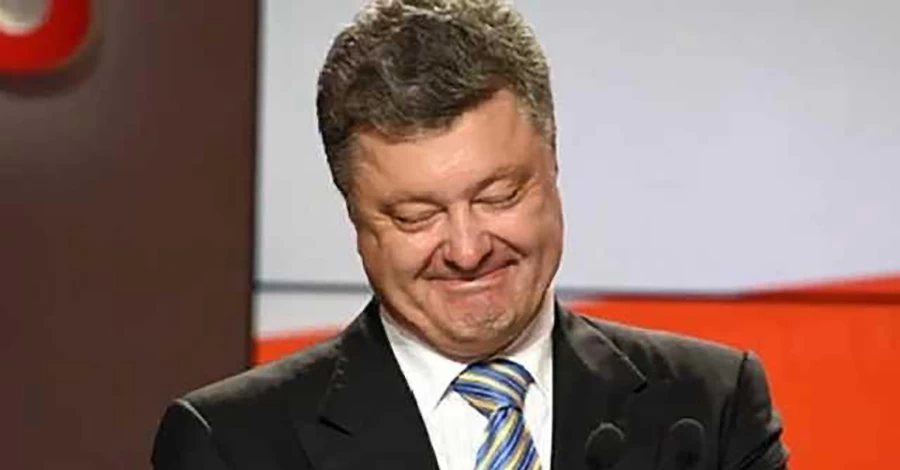 Порошенка розкритикували за наддорогий піджак на фотосесії з військовими