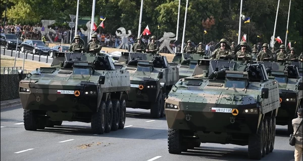 Польща проводить грандіозний військовий парад-нагадування Кремлю