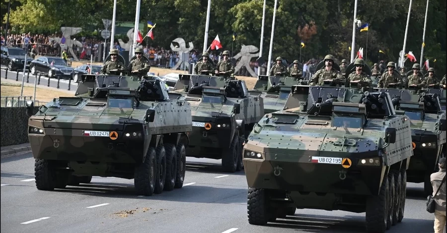 Польша проводит грандиозный военный парад-напоминание Кремлю