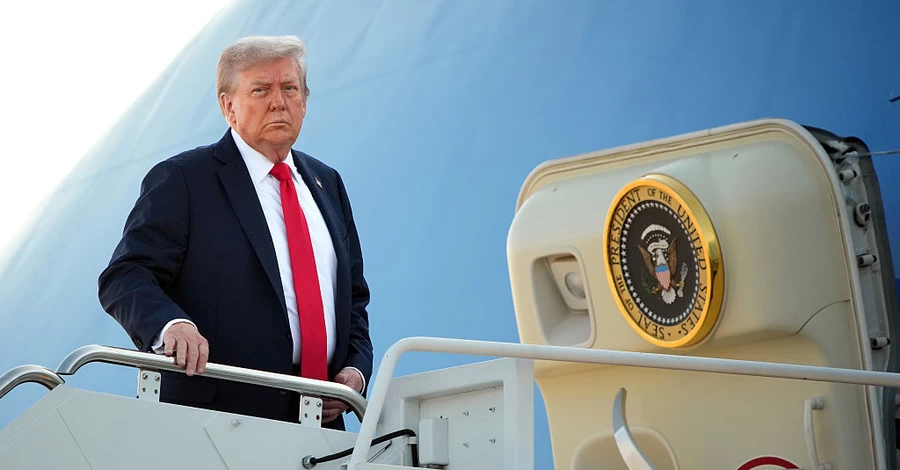 Трамп с самолета по дороге к Путину: Я здесь, чтобы посадить их за стол переговоров
