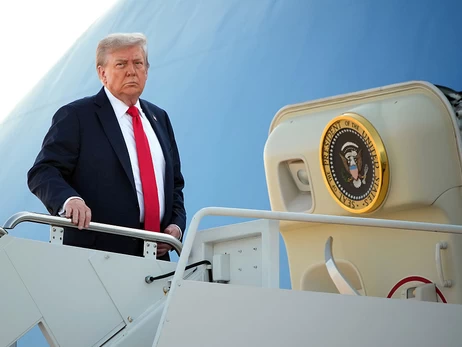 Трамп с самолета по дороге к Путину: Я здесь, чтобы посадить их за стол переговоров