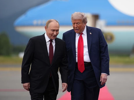 Переговори на Алясці - Путін приземлився в Анкориджі, його зустріли червоним хідником